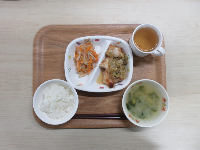 11月28日(火)の給食