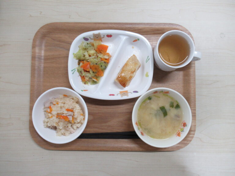 3月11日(月)の給食